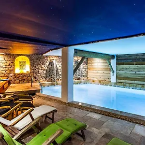 https://mas-la-jaina.fr-provencehotel.com